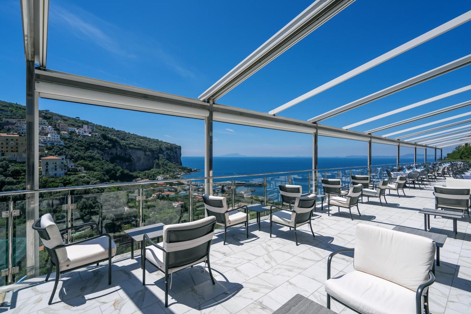 Mary Hotel 4*